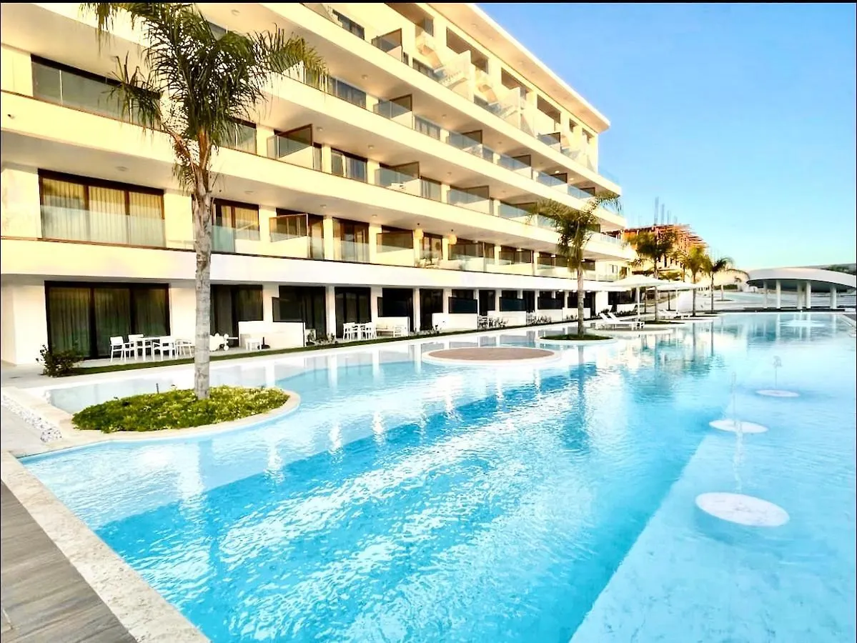 Luxury Apartment With Pool And Golf View Punta Cana